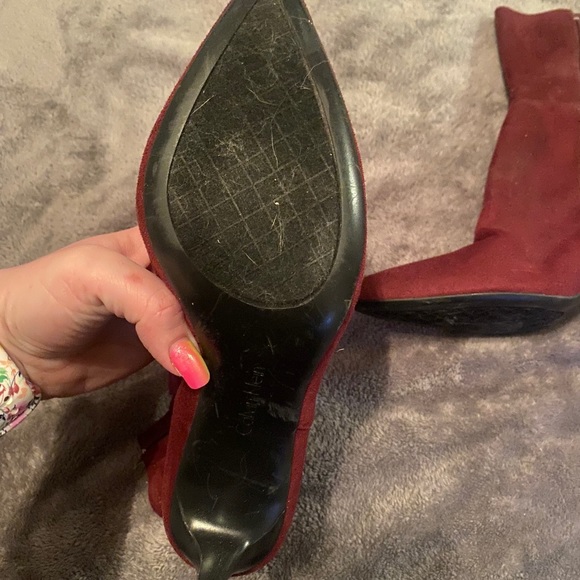 REDUCED$$$Maroon/burgundy Suede Calvin Klein Booties👢👢 - Picture 3 of 3